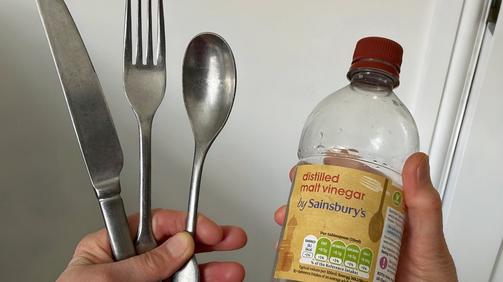 Can you clean cutlery with white vinegar